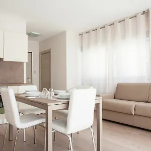  Apartment Astoria Italy